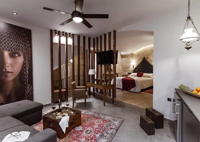 Utopia Luxury Suites - Old Town