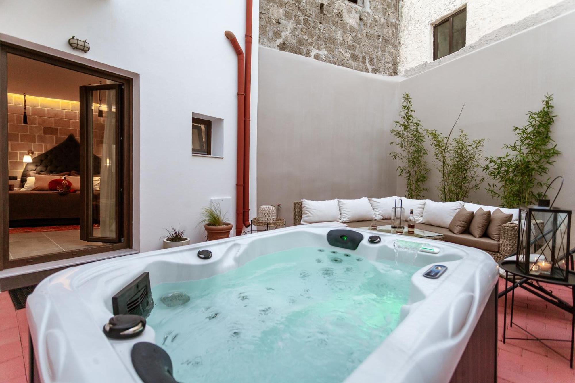 Utopia Luxury - Old Town