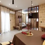 Utopia Luxury Suites - Old Town