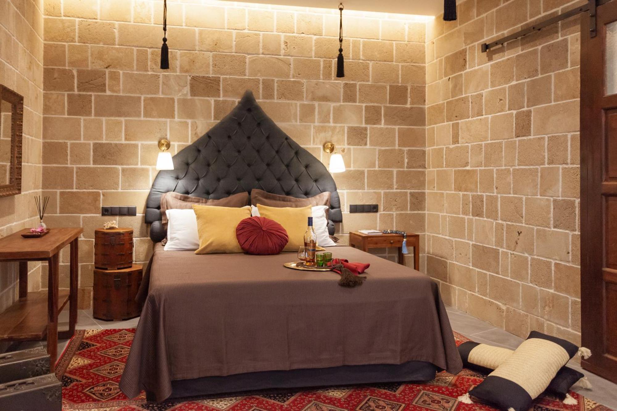 Utopia Luxury - Old Town *